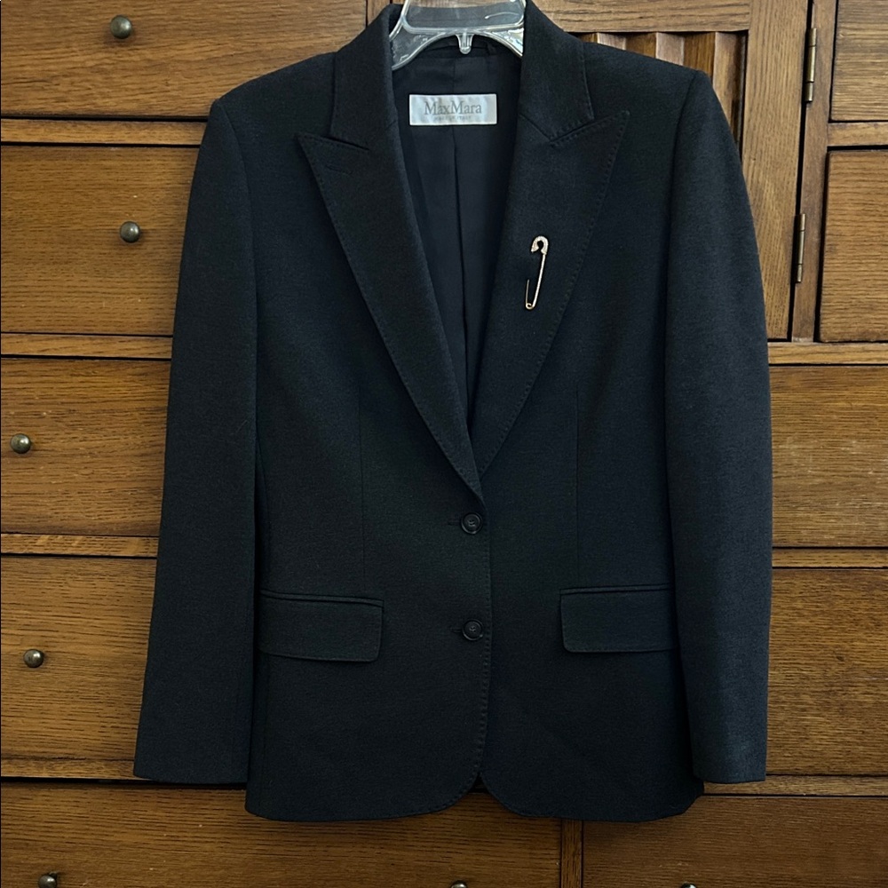 MaxMara Elegant Charcoal Blazer with Safety Pin Brooch, Size 8